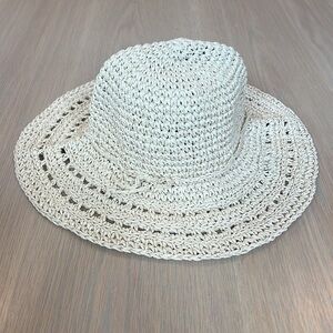 Straw hat - gap baby size med/large brand new.